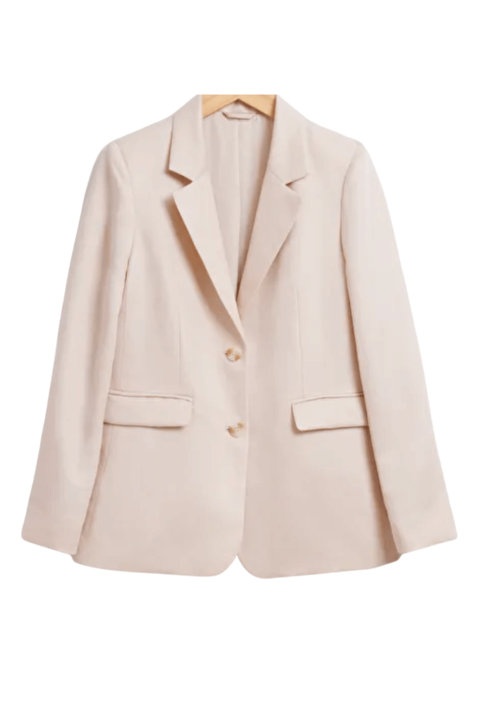 a picture of a linen blazer for your spring wardrobe 